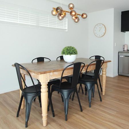 3 - Sunny Brand New House Villa Wanaka Exterior photo